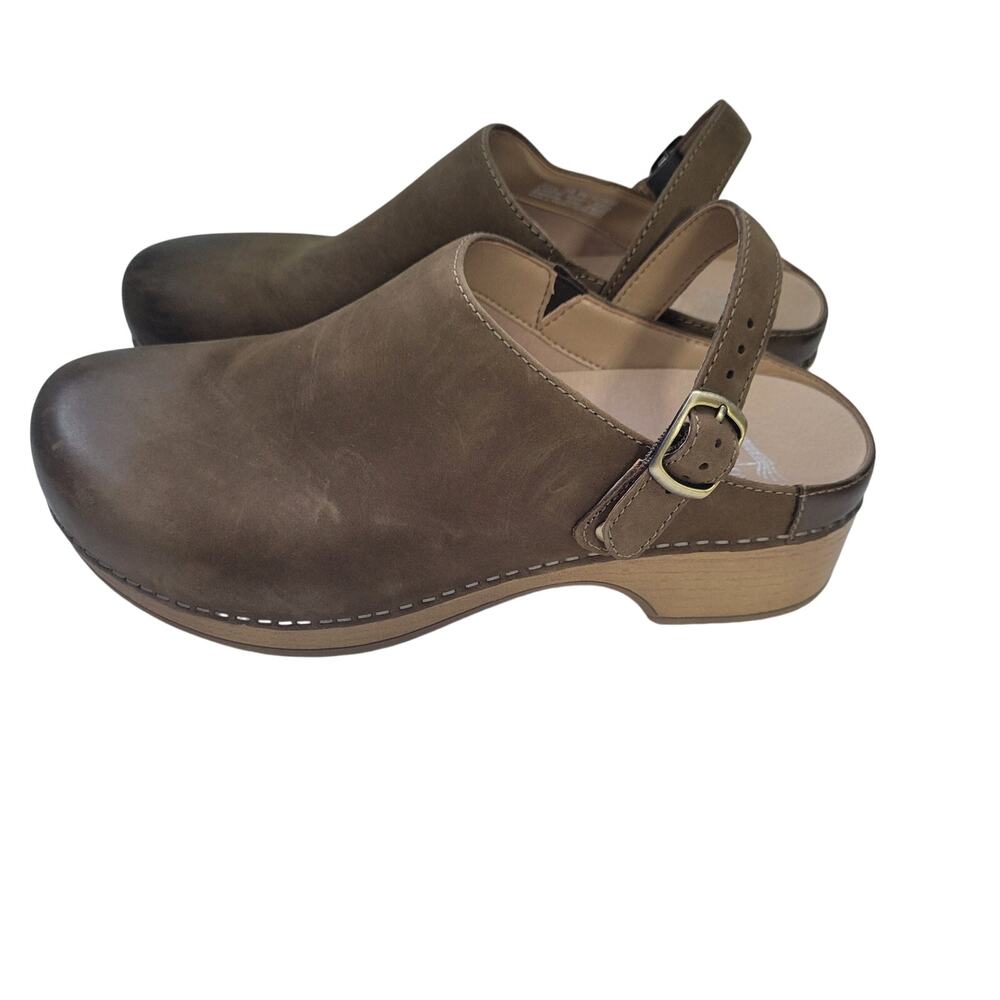 Dansko Women's Berry Burnished Nubucks Clogs With Swivel Strap Size 39(8.5) 2212 - Picture 3 of 8